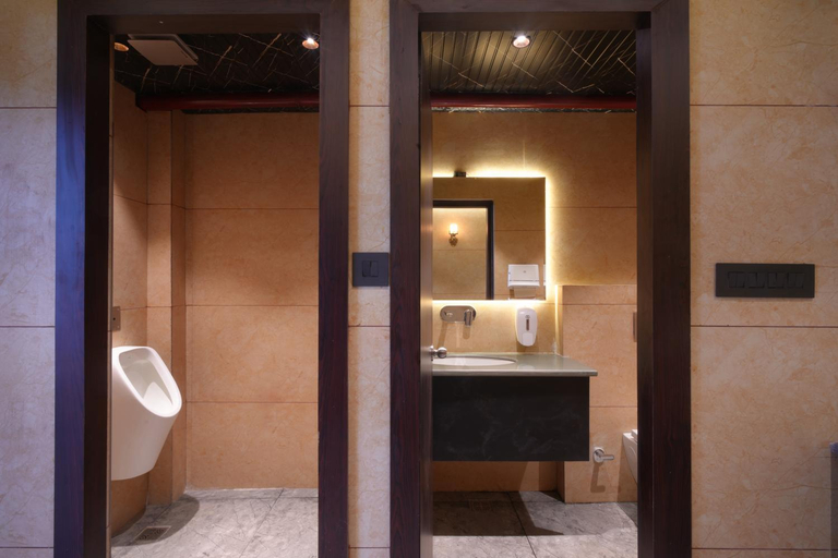 Bathroom 4, The Dunhill Manor, Garhwal