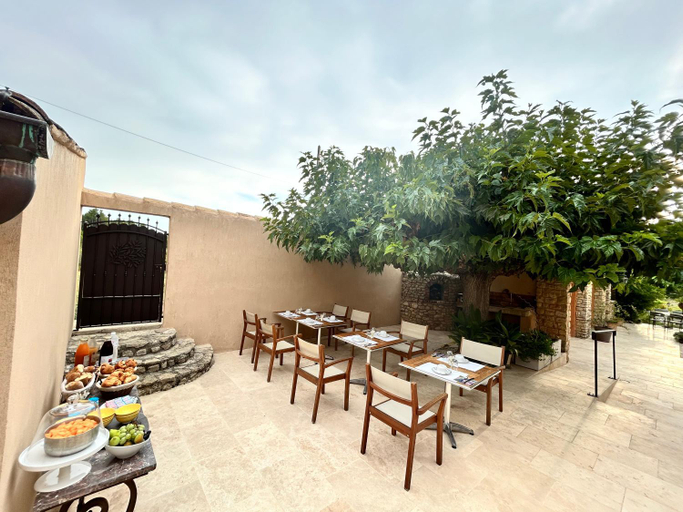 Food & Drinks, Les Cachots, Vaucluse