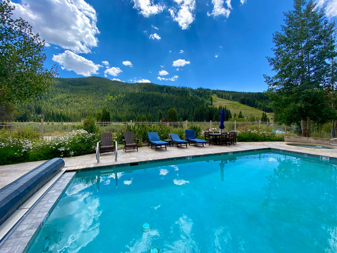 Sport & Beauty 2, Red Hawk Lodge 2275, Summit