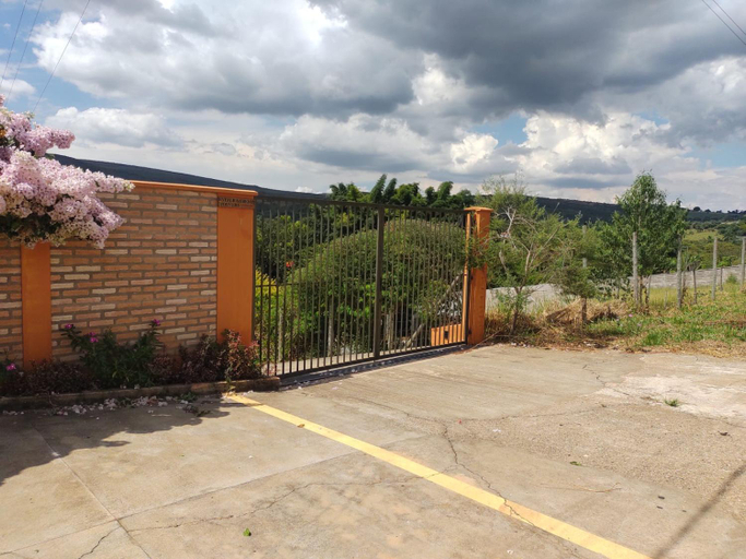 Others 4, Suites da Eu Florinha, Carrancas