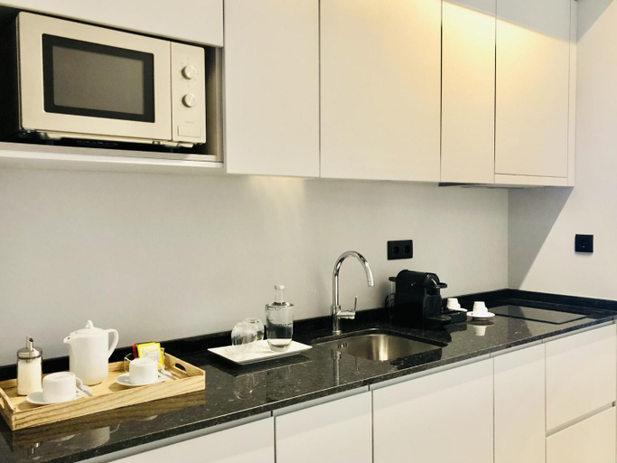 Kitchen 3, Bright and Spacious apartment in Porto, Porto
