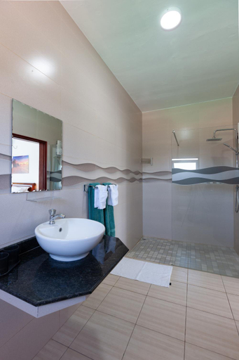 Bathroom 5, Bijoutier Apartments