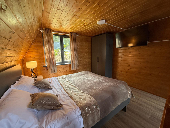Bedroom 2, Zhyluu Suu Karakol Resort, Ak-Suu