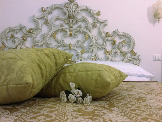 Bedroom, Residenza Due Torri check in presso HOTEL CENTRALE Vicolo Cattani 7, Bologna