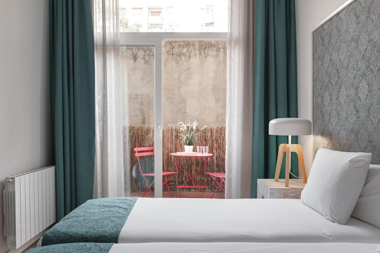 Bedroom 2, Art House Fira Apartments, Barcelona