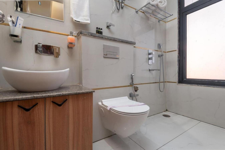 Bathroom 5, Qotel Signature - Golf Course Road, Gurgaon