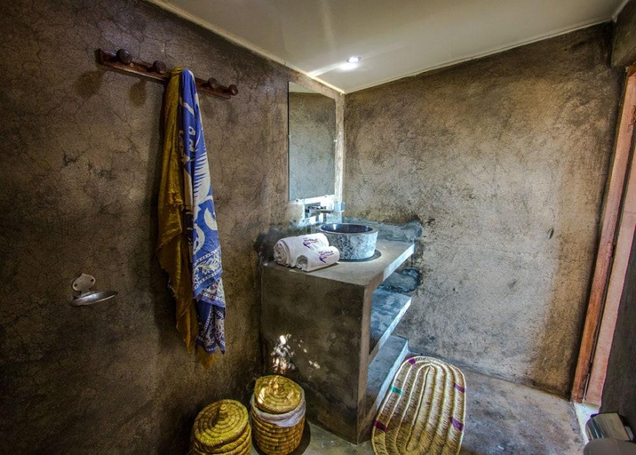 Bathroom 3, Dakhla Attitude 