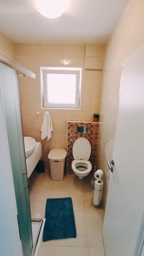 Bathroom 3, Apartments Rodin, Okrug