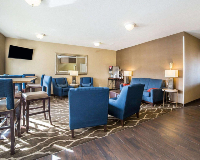 Public Area 2, Comfort Inn Great Falls Central, Cascade