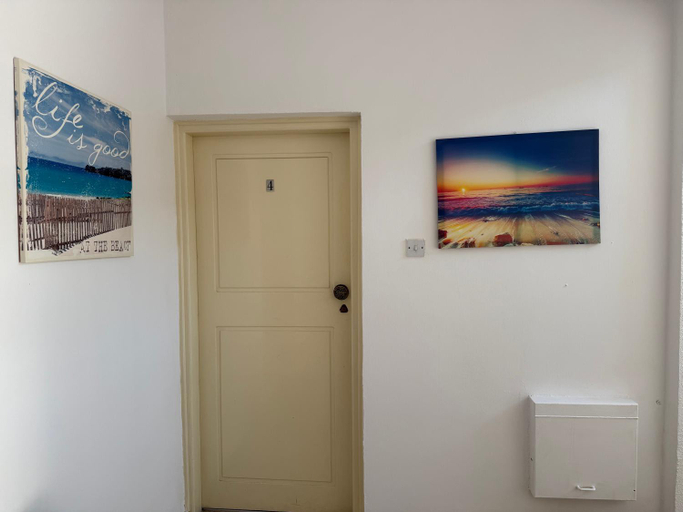 Bathroom 3, Terpsithea Apartments