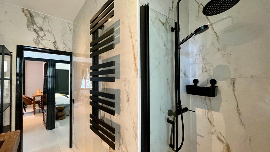 Others 4, Villa Migjorn, Girona