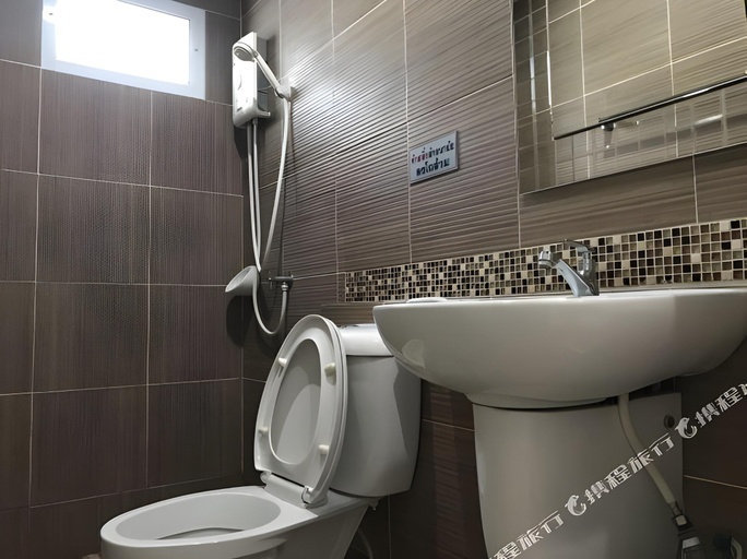 Bathroom 3, Nature Park Resort, Muang Phitsanulok