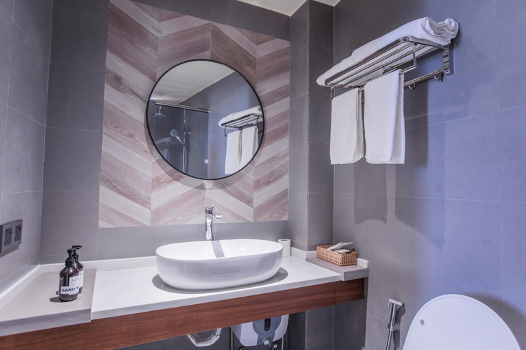 Bathroom 5, Aquaraa, Raa Atoll