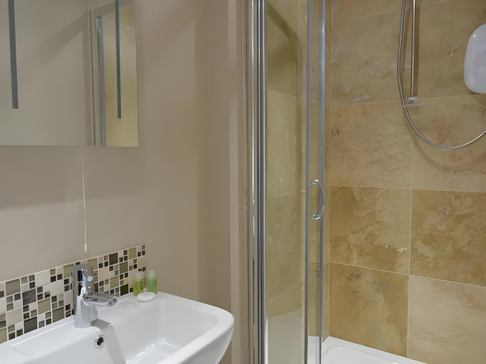 Bathroom 4, Scotch Arms Mews Bed & Breakfast, Brampton Town Centre, Hadrians Wall, Cumbria