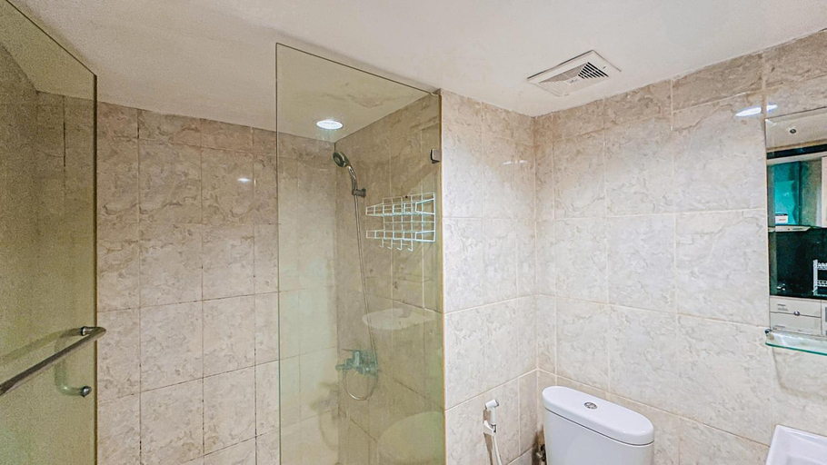 Bathroom, Tamansari Hive Cawang by Villaloka, East Jakarta