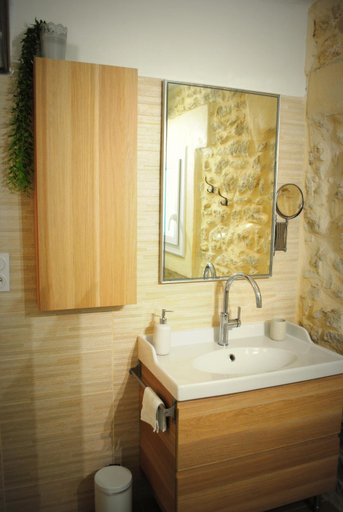 Bathroom 3, Terre de Bacchus, Vaucluse
