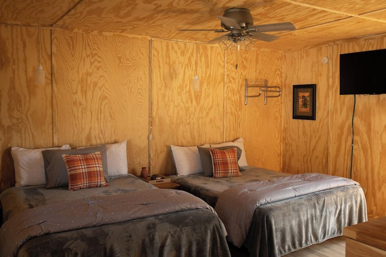 Bedroom 2, The Wagon Wheel, Pennington