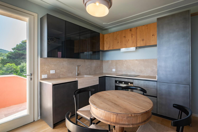 Others 2, Castel del Mare Suites&Apartments, Livorno