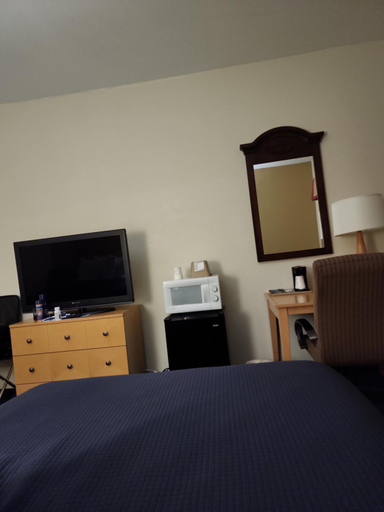 Bedroom 2, Katahdin Inn & Suites, Penobscot
