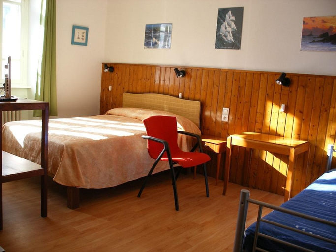 Bedroom 3, Hotel Modern, Finistère