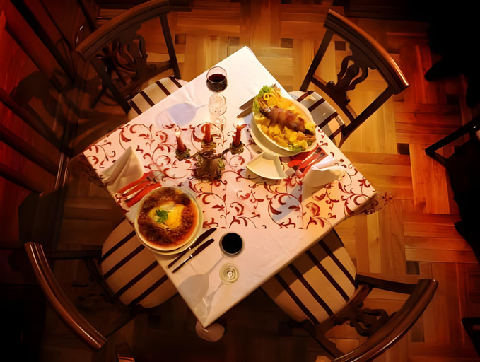 Food & Drinks 5, Castel Haller, Ogra
