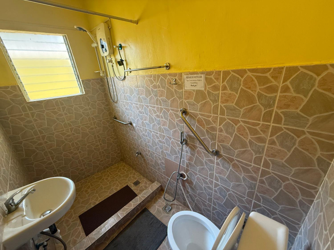 Bathroom 3, Las Residencias Bed And Breakfast, Puerto Princesa City