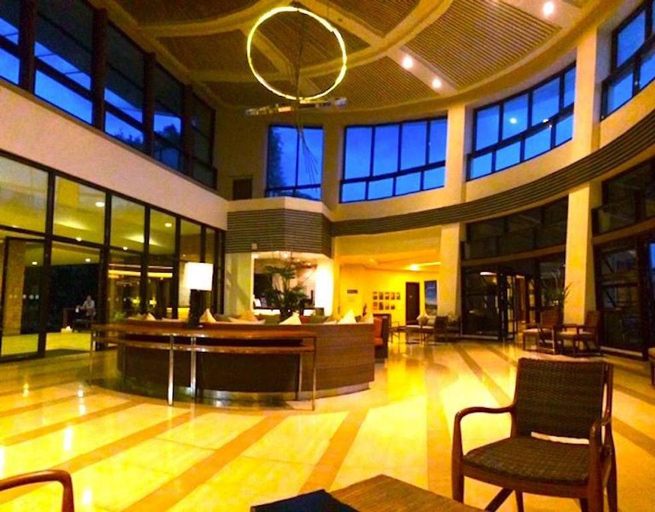 Public Area, Netflix, WiFi, 42"TV, Uratex- Pico de Loro Cove /m, Nasugbu