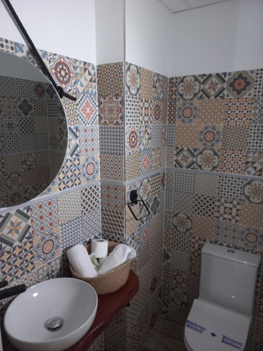 Bathroom 2, Knysna Boutique Rooms, Castellón