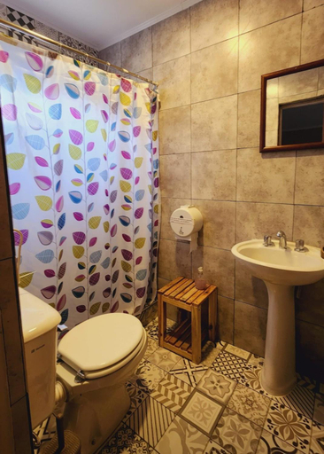 Bathroom, Hostel del Lago, Private rooms, Capsule Beds, Shared Kitchen and Breakfast, Lago Argentino