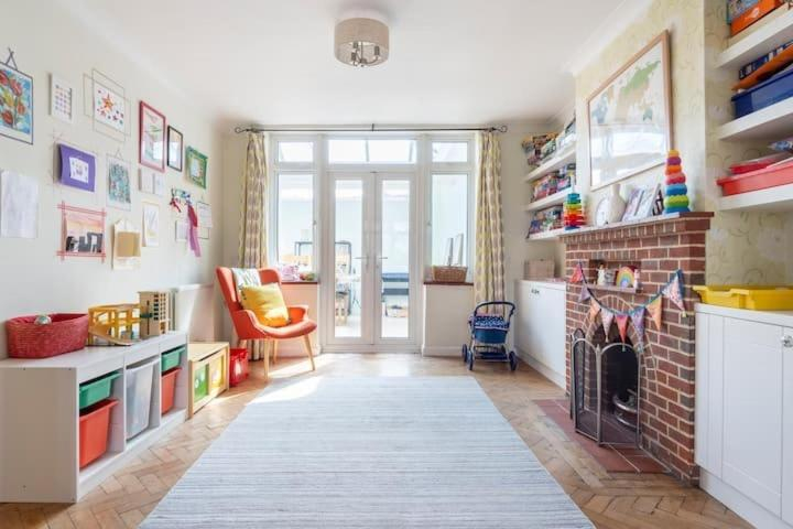 Others 4, Homestay Close to Salisbury Cathedral, Wiltshire