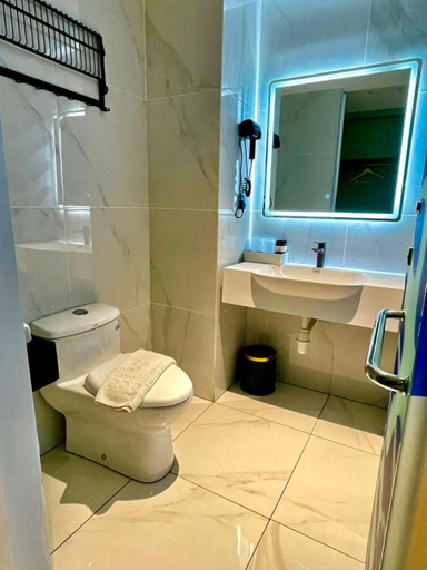 Bathroom 3, Wing Tat Grand Hotel, Semporna