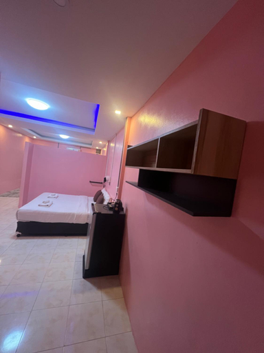 Others 5, Click Resort, Bang Saphan