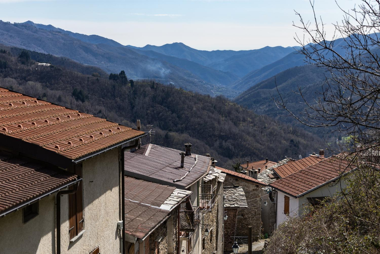 Others 5, Rifugio Ca' da Cardella, Imperia
