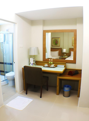 Bathroom 5, Official Khalifa Suites Hotel & Apartment, Kota Bharu