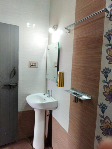 Bathroom 3, Vinayaka Homestay Hampi, Bellary