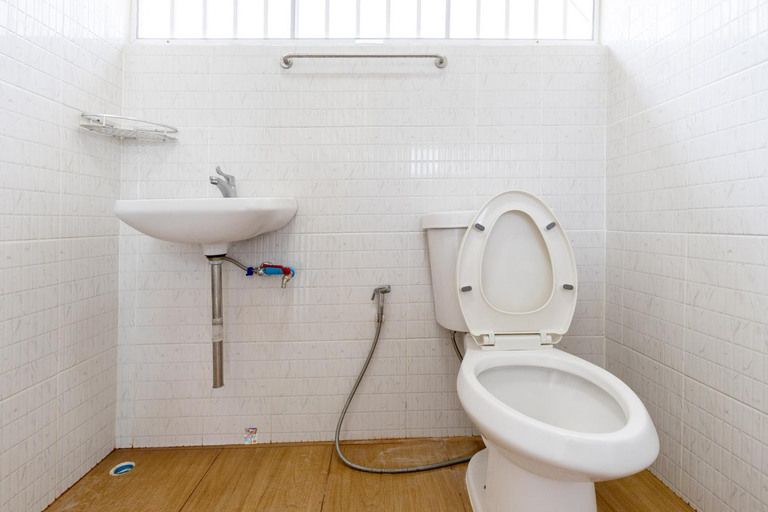 Bathroom 4, Narucha Farmstay, Muang Kanchanaburi