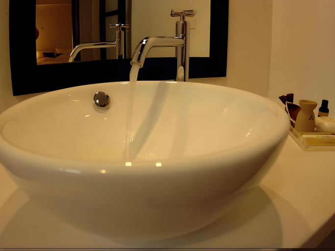 Bathroom 3, Vorona Resort, Sai Yok