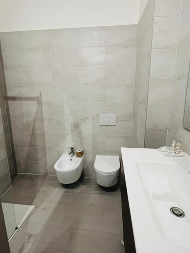 Bathroom 5, B&B DaDi Chic, Bari