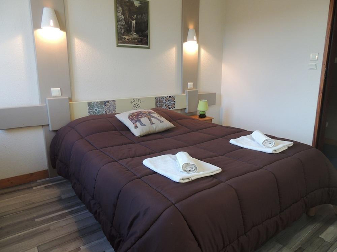 Bedroom 2, Hotel de La Vallee, Doubs