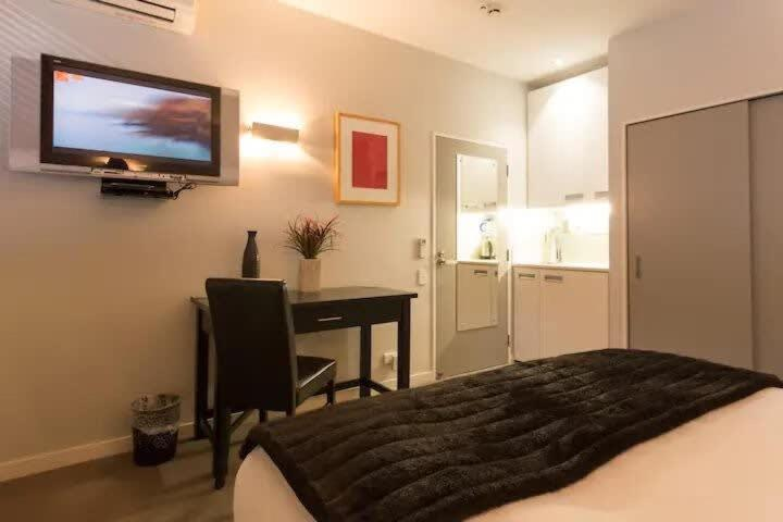 Bedroom 2, Luxury 1 Bedroom Studio, Queenstown-Lakes