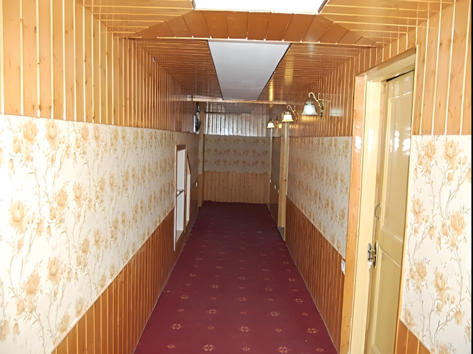 Public Area, Hotel Khaleel Palace, Baramulla