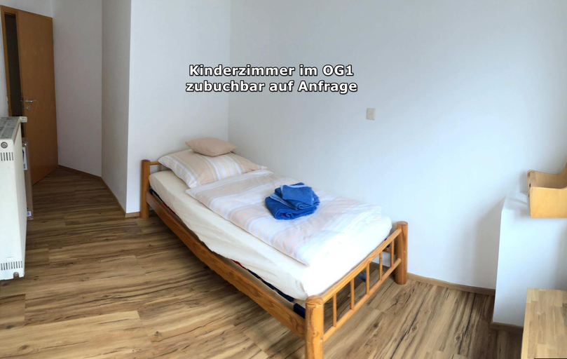 Bedroom 2, Personalwohnheim Altenpflege Foditsch, Reutlingen
