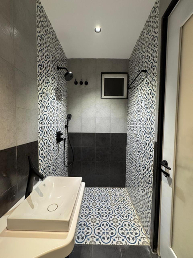 Bathroom 3, The Old City, Kancheepuram