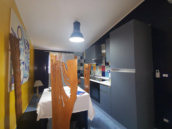 Others 4, Atelier sul Mare Suite d'Autore, Messina