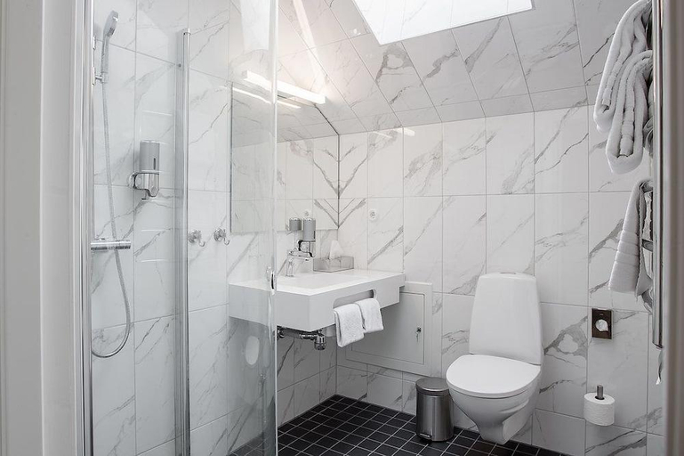 Bathroom 5, Hoors Gastgifwaregard, Höör