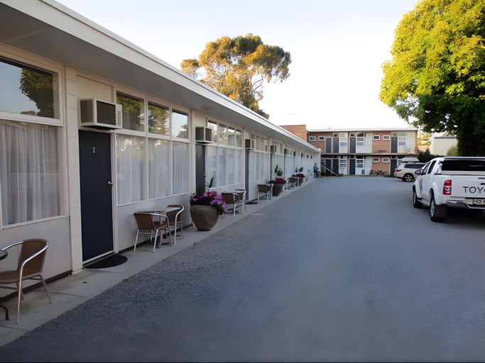 Others 3, Norfolk Motor Inn, Adelaide