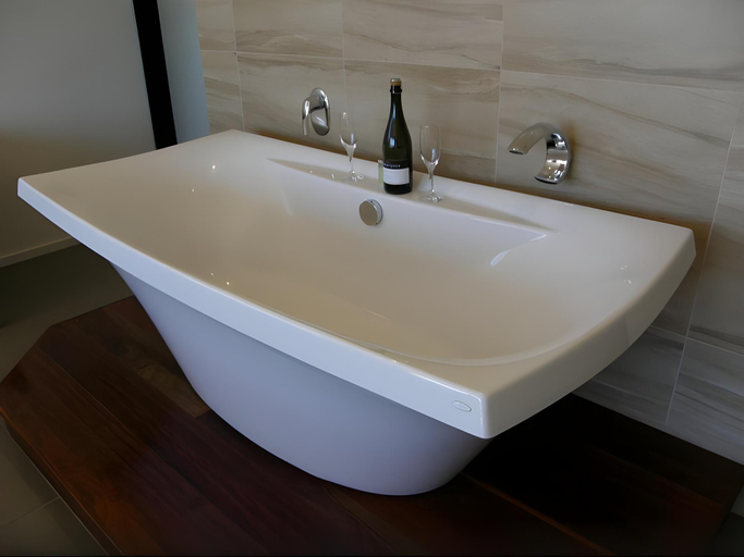 Bathroom 3, Captain's At The Bay Hotel, Colac-Otway - South
