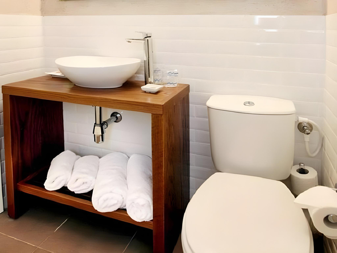 Bathroom 2, Marine Heights Suites Hotel