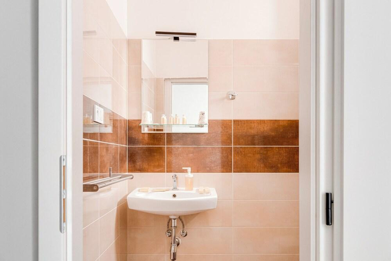Bathroom 3, Koruna Hotel, Praha 1