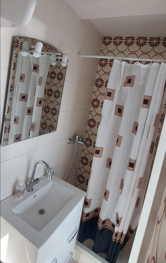 Bathroom 3, Apartments Mestral, Baška Voda